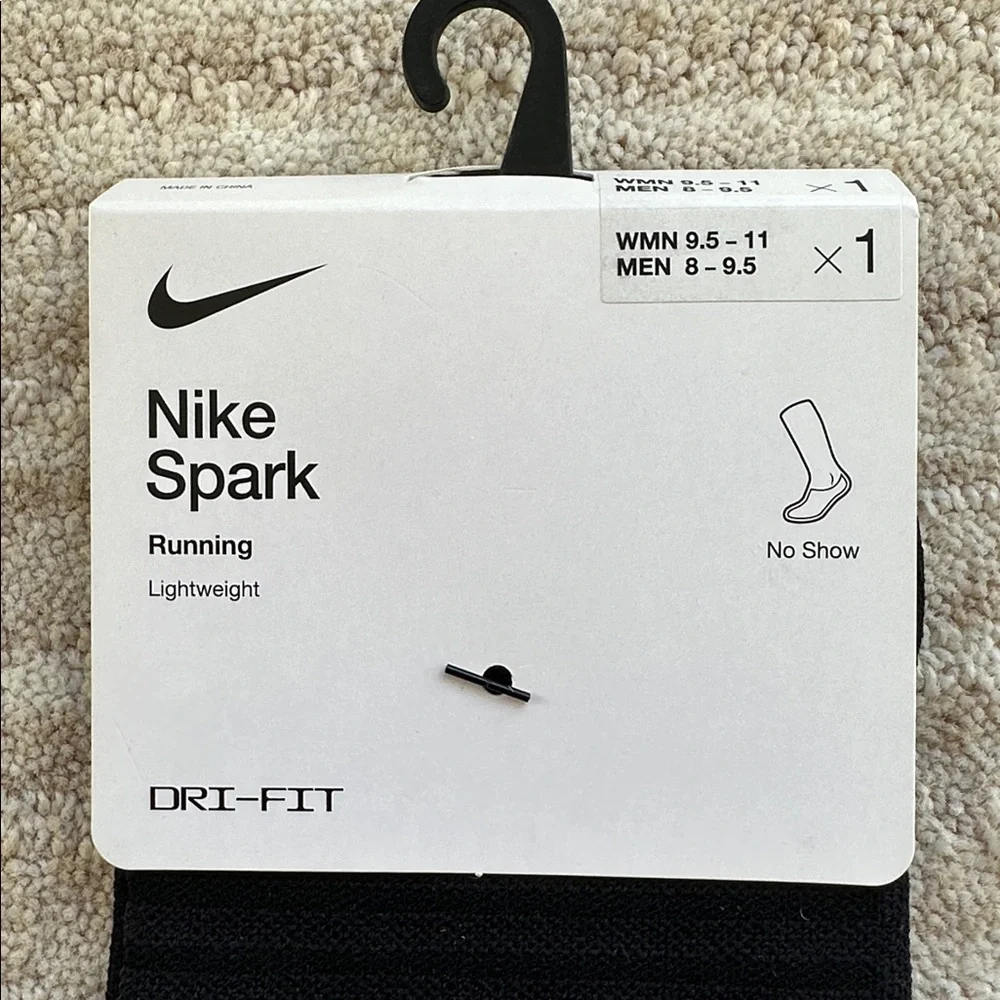 NWT 2 Pairs of Nike Spark Lightweight No-Show Running Socks W 9.5-11 Men 8-9.5